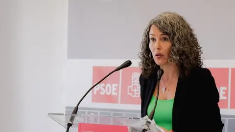 Ariagona Gonz&aacute;lez en la sede del PSOE