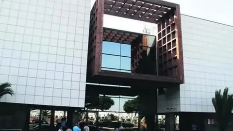 Imagen de la entrada al Palacio de Justicia de Arrecife. 