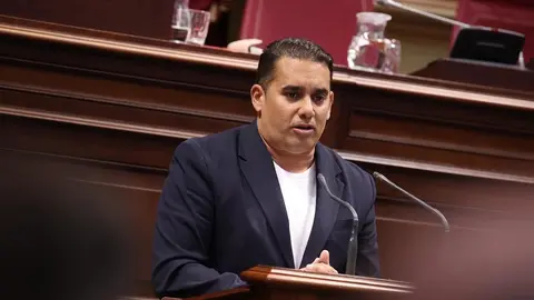 Yoné Caraballo en la comparencia al consejero de transición ecológica
