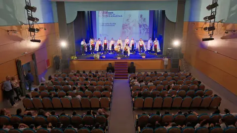 400 escolares de San Bartolomé disfrutan del concierto didáctico de Los Sabandeños.