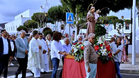 Imagen de archivo de la tradicional procesi&oacute;n por las fiestas de San Antonio.