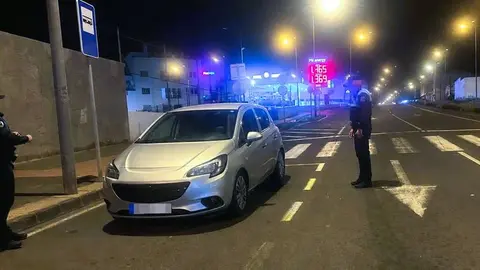 Imagen de uno de los controles que ha hecho la Polic&iacute;a Local de Arrecife este fin de semana