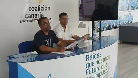 Echedey Eugenio y Rosmen Quevedo en un encuentro con sus compa&ntilde;eros de partido