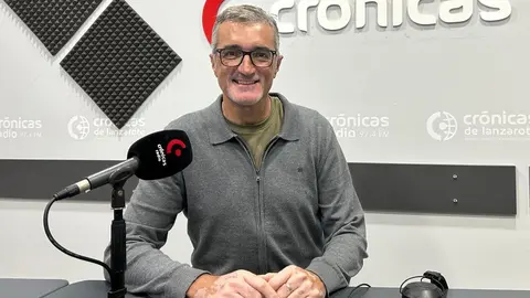 Marci Acu&ntilde;a en el programa "A Buena Hora" de Cr&oacute;nicas Radio.