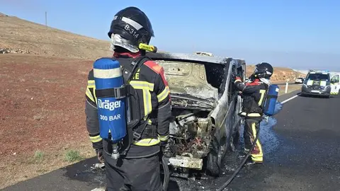 Momento de la actuaci&oacute;n de los bomberos