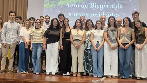 Bienveida a los nuevos residentes con Pablo Eguia y Erasmo Garc&iacute;a.