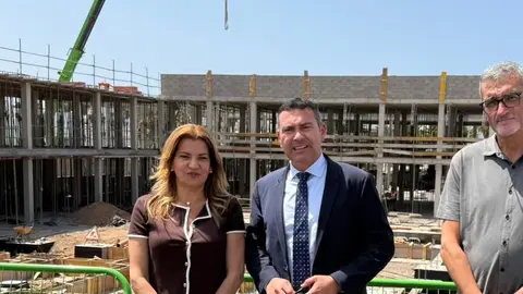 Oswaldo Betancort junto a Mar&iacute;a Jes&uacute;s Tovar y Marci Acu&ntilde;a (1)