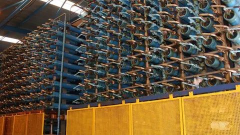 Imagen del interior de una de las plantas de desalaci&oacute;n.
