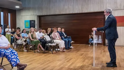 Fernando Clavijo este jueves explicando el proyecto.