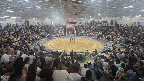 Impresionante aspecto en el terrero de Tinajo una vez m&aacute;s para ver las dos finales de lucha de este viernes