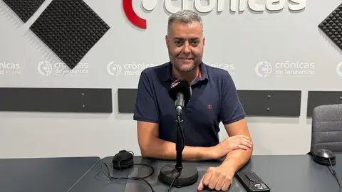 Francisco Aparicio en el programa "A buena hora" de Cr&oacute;nicas Radio.