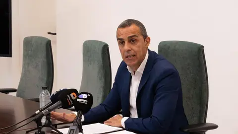 Jos&eacute; Montelongo durante la rueda de prensa que ofreci&oacute; este viernes