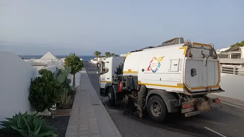 Trabajos de limpieza en la zona de La Concha.