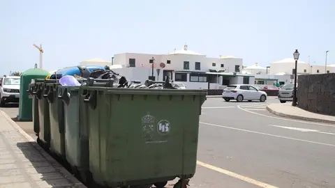 Contenedores en el municipio de Yaiza.