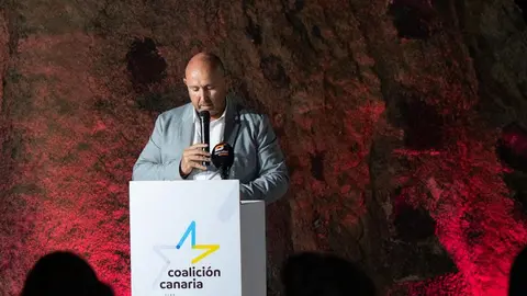 "La piscina municipal de Tías: 15 años, cuatro estudios, cero chapuzones y un resultado digno de un milagro socialista"