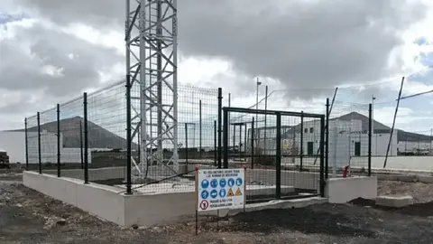 Los vecinos de Masdache denuncian la desactivación de una antena de Orange "como medida de presión" en el conflicto por la antena que quieren que se retire