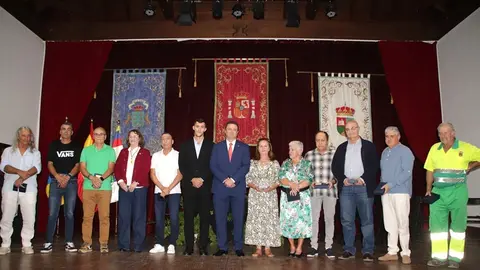 Yaiza concede la Insignia al Mérito Laboral a trece servidores públicos