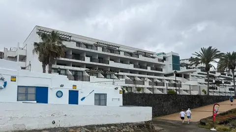 La Fundación pide la demolición parcial o total del hotel Papagayo Arena mientras continúa sin derribar la Casa de las Cúpulas