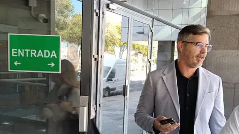 "El PSOE quiere vender a su parroquia que con el archivo por parte de la Fiscalía se ha acabado el proceso de María Dolores Corujo pero ahora tienen que hablar los jueces"