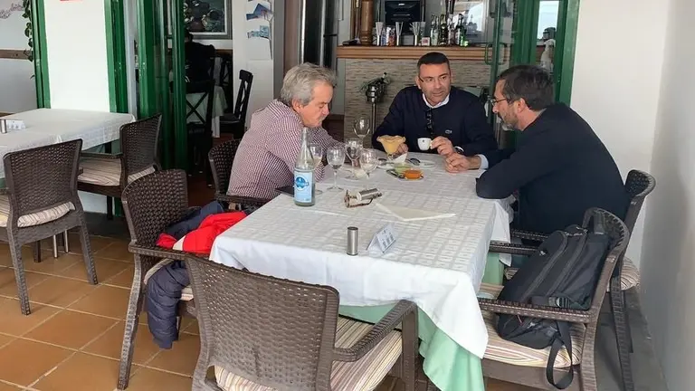 Imagen de archivo de un encuentro entre José Torres Stinga, Oswaldo Betancort y Pedro San Ginés.