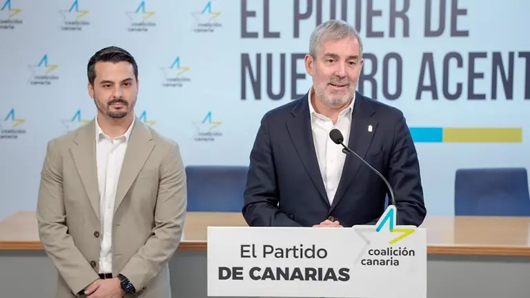 Fernando Clavijo en una rueda de prensa junto a David Toledo.