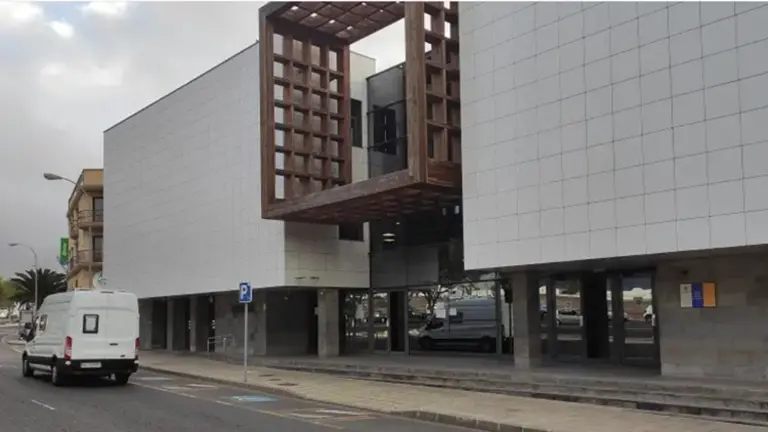 Imagen de entrada a los juzgados de Arrecife.