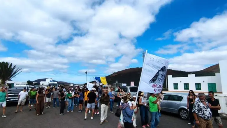 Manifestaci&oacute;n llevada a cabo por los vecinos de Masdache.