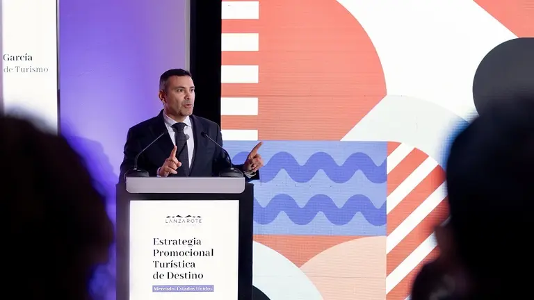 Imagen de Oswaldo Betancort el día que presentó la estrategia del Cabildo en materia de turismo.