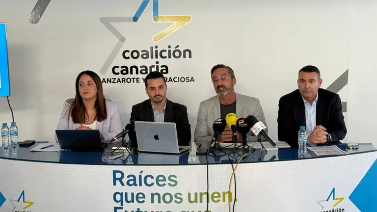 Cristina Calero, David Toledo, Pedro San Ginés y Oswaldo Betancort en la rueda de prensa sobre los presupuestos.