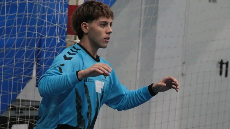 Imagen del portero en uno de los lances del encuentro.