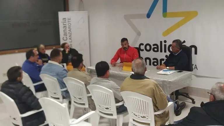 Emilio Mach&iacute;n y Mateo Ram&oacute;n en un comit&eacute; local de CC en Yaiza.