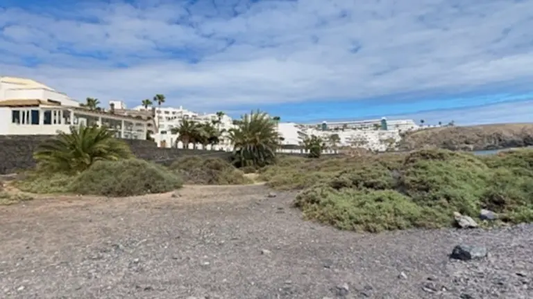 Zona donde se encuentra la vivienda situada al lado del Papagayo Arena.