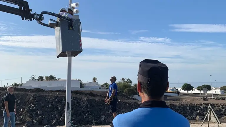 Colocaci&oacute;n de c&aacute;maras de seguridad en Puerto del Carmen.