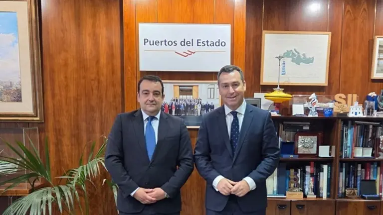Jos&eacute; Valle con el presidente de Puertos del Estado.