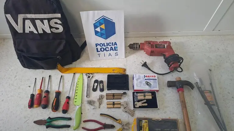 Mochila incautada al detenido.