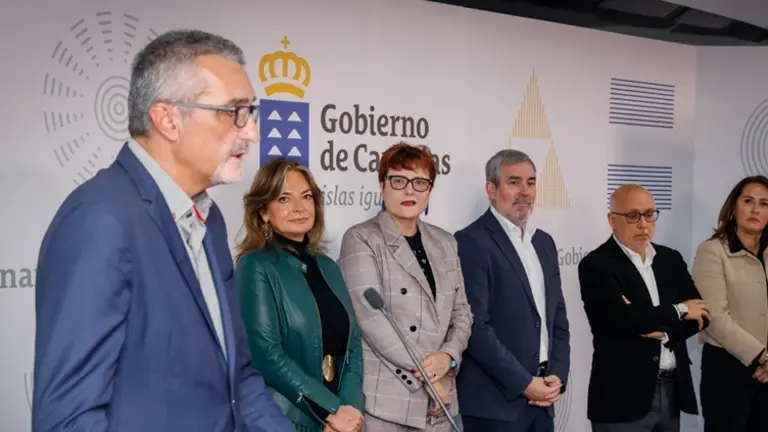 Marci Acu&ntilde;a acto firma convenio de Dependencia