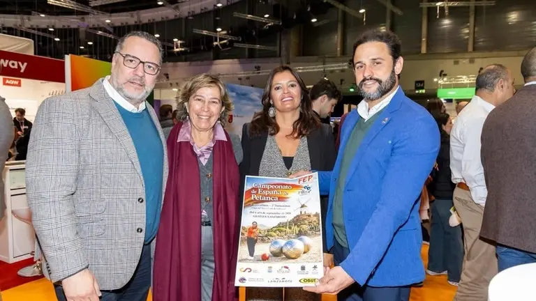 Olivia Duque junto a Alejandro Hern&aacute;ndez, Rita Hern&aacute;ndez y Poli Su&aacute;rez.