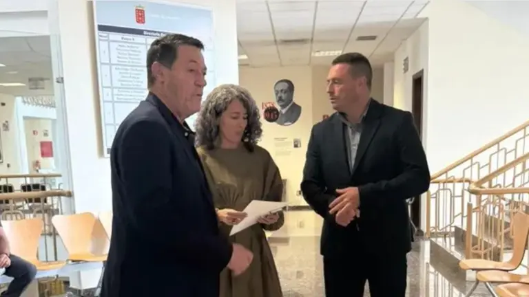 Noda y P&eacute;rez el d&iacute;a que se unieron al PSOE para censurar la actitud de Oswaldo Betancort.