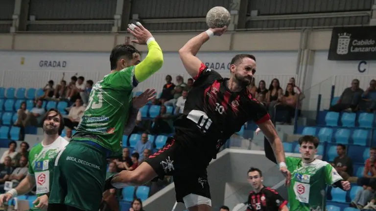 Una de las jugadas del emocionante choque