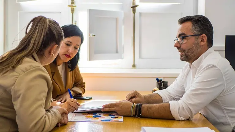 Echedey Eugenio y Abigail Gonz&aacute;lez.