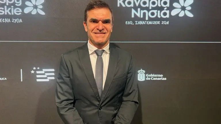 H&eacute;ctor Fern&aacute;ndez, consejero delegado de la Sociedad de Promoci&oacute;n Exterior de Lanzarote, en la ITB de Berl&iacute;n.