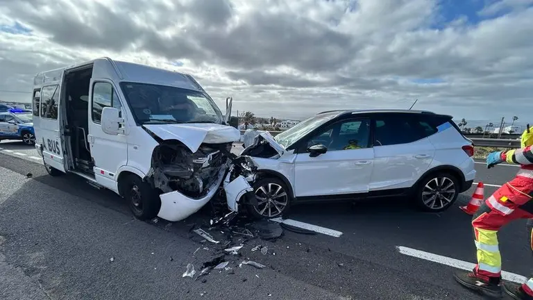 As&iacute; quedaron los dos veh&iacute;culos tras el siniestro