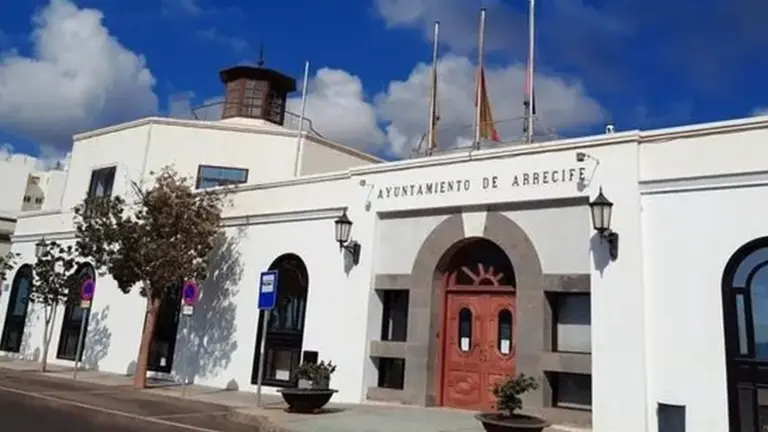 Fachada del Ayuntamiento de Arrecife.