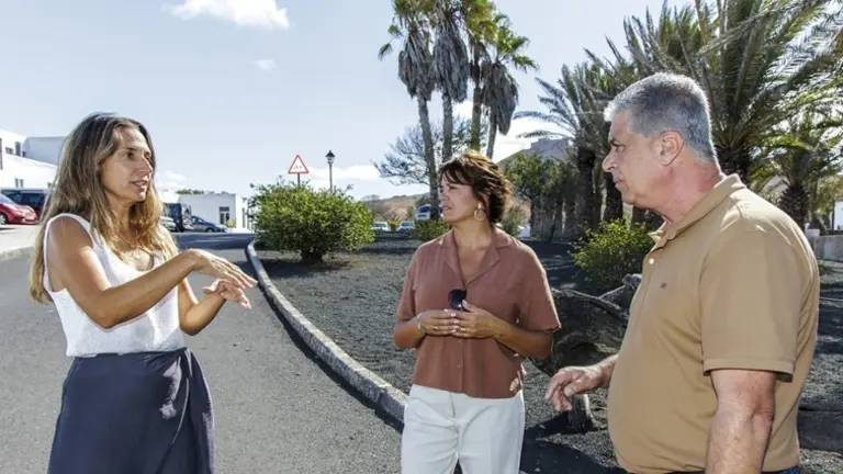 Mar Boronat, Olivia Duque y Eugenio Robayna.