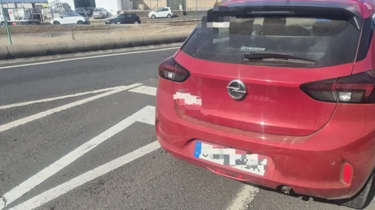 Veh&iacute;culo de alquiler interceptado y recuperado por la Polic&iacute;a Local de Arrecife en un control este fin de semana.