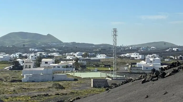 Antena que llevan meses denunciando los vecinos.