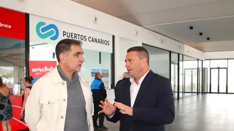 Visita de &Oacute;scar Noda y el director de Puertos Canarios a Playa Blanca.