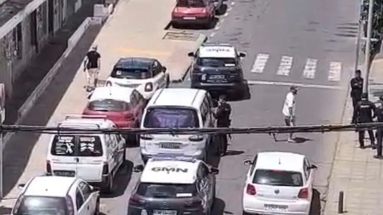 Polic&iacute;a Nacional junto a la zona donde se produjo el altercado en Arrecife.