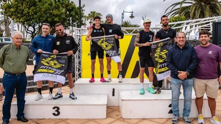 Podio de la V Fitness Race T&iacute;as.