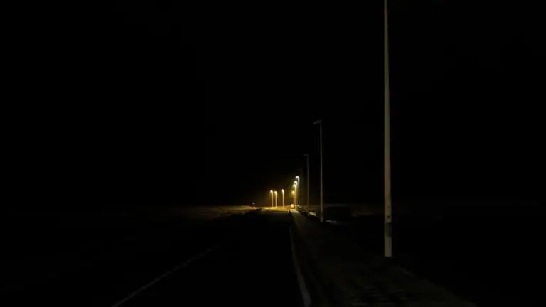 Imagen del mal estado del alumbrado p&uacute;blico en Tinajo.